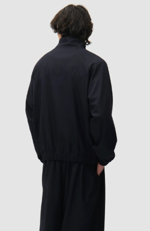 Tranenjas met fijne strepen