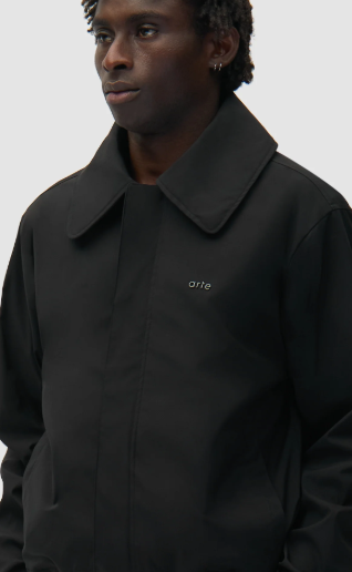 Nylon jas met grote kraag