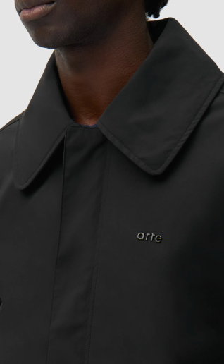 Nylon jas met grote kraag