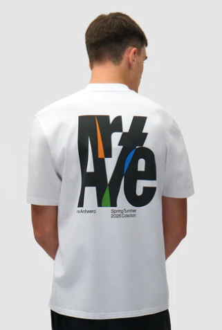 Wit T-shirt met groot logo op de rug