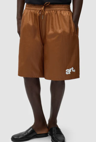 Korte broek met groot logo