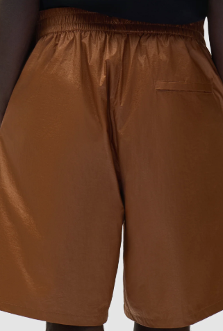 Korte broek met groot logo