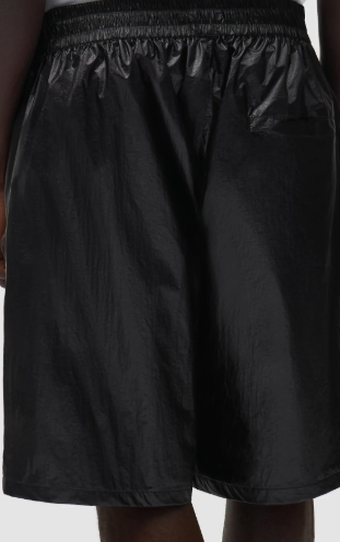 Korte broek met groot logo