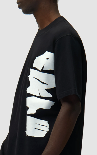 T-shirt met logo op de zijkant